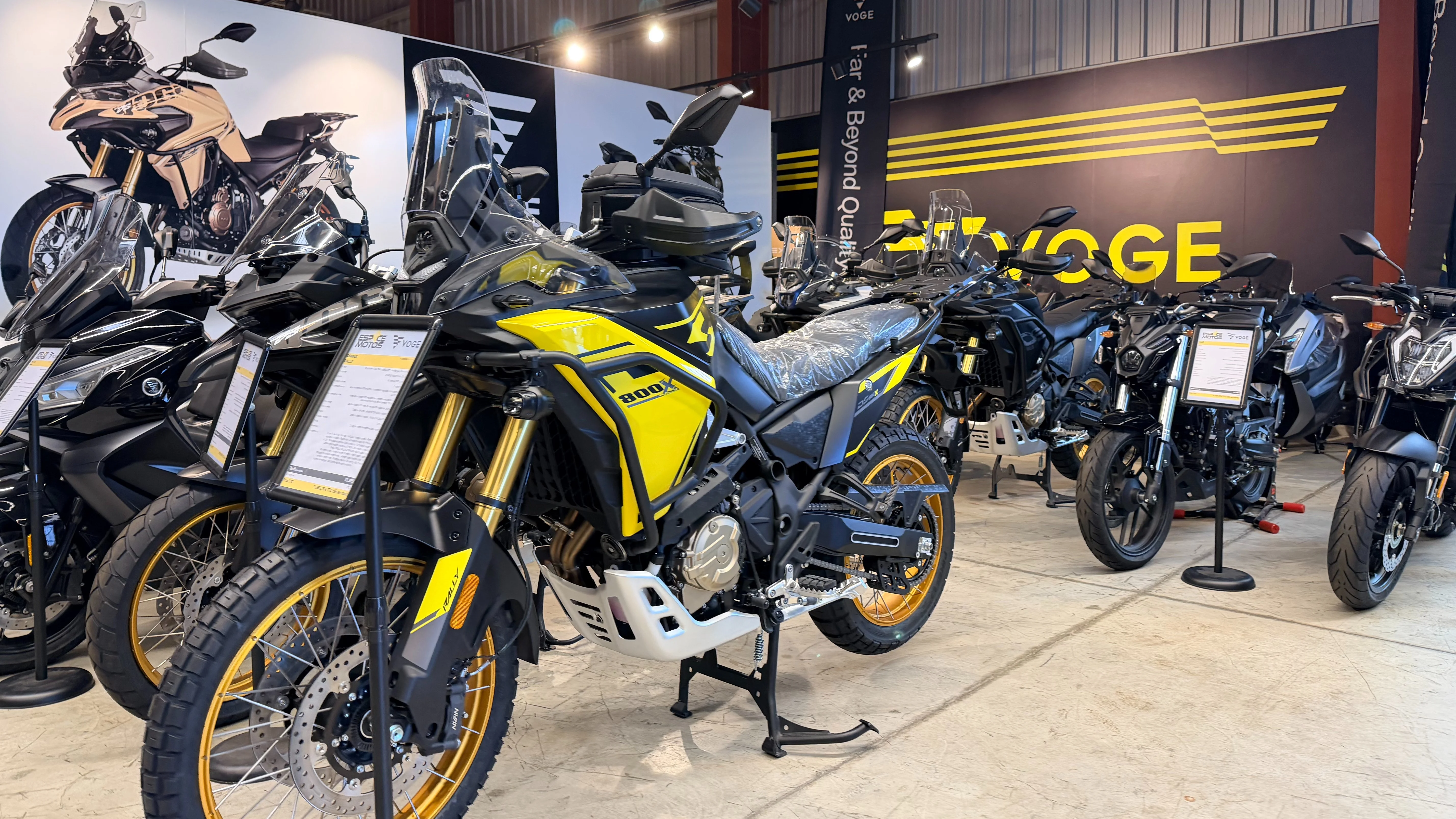 Moto VOGE exposée chez Espace Motos à Saint-Pierre, La Réunion